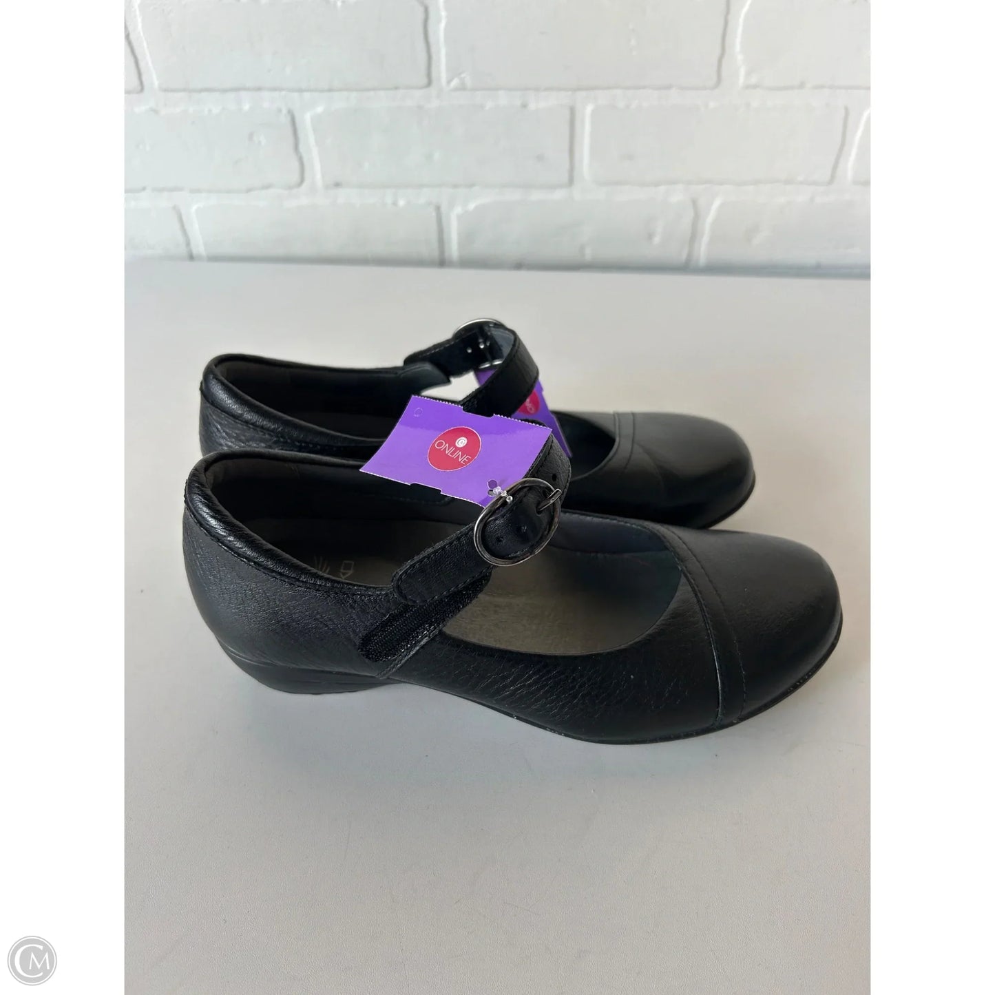 Shoes Flats By Dansko In Black, Size: 5.5