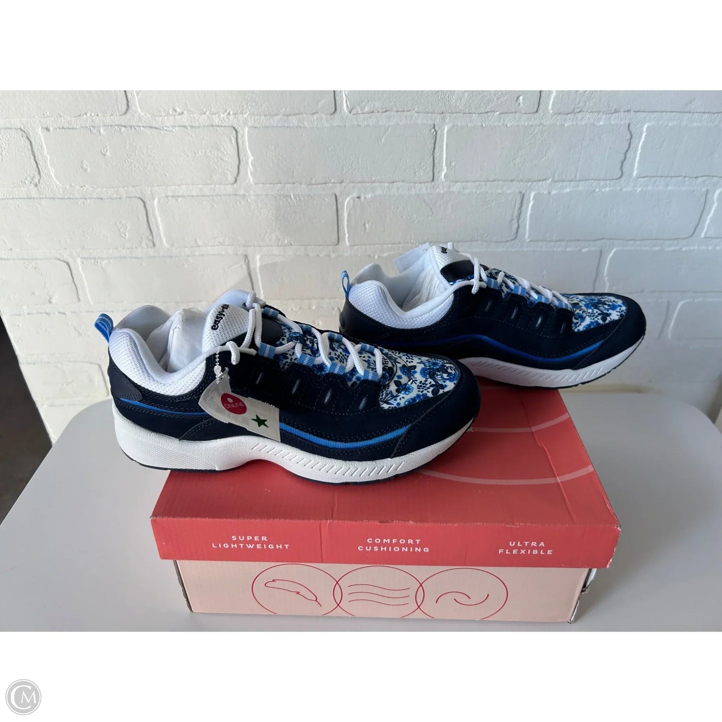 Shoes Sneakers By Easy Spirit In Blue & White, Size: 9.5