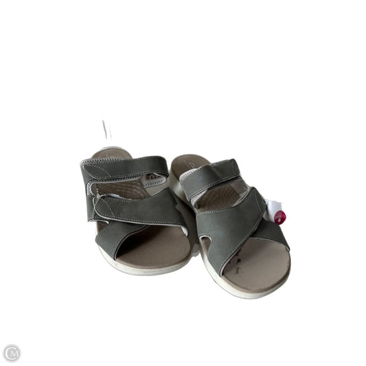 Sandals Flats By Clarks In Grey & White, Size: 8
