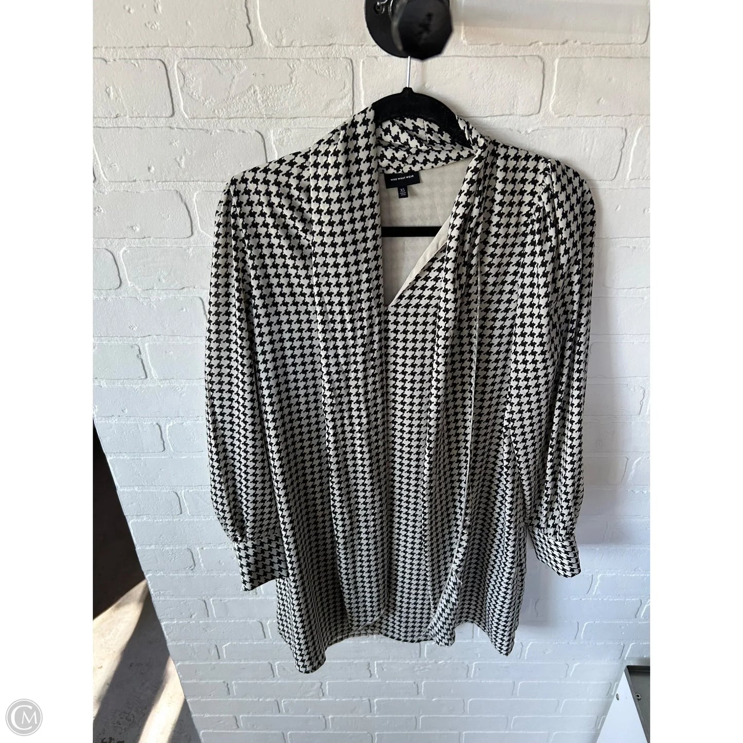 Dress Casual Short By Who What Wear In Black & Tan, Size: Xs