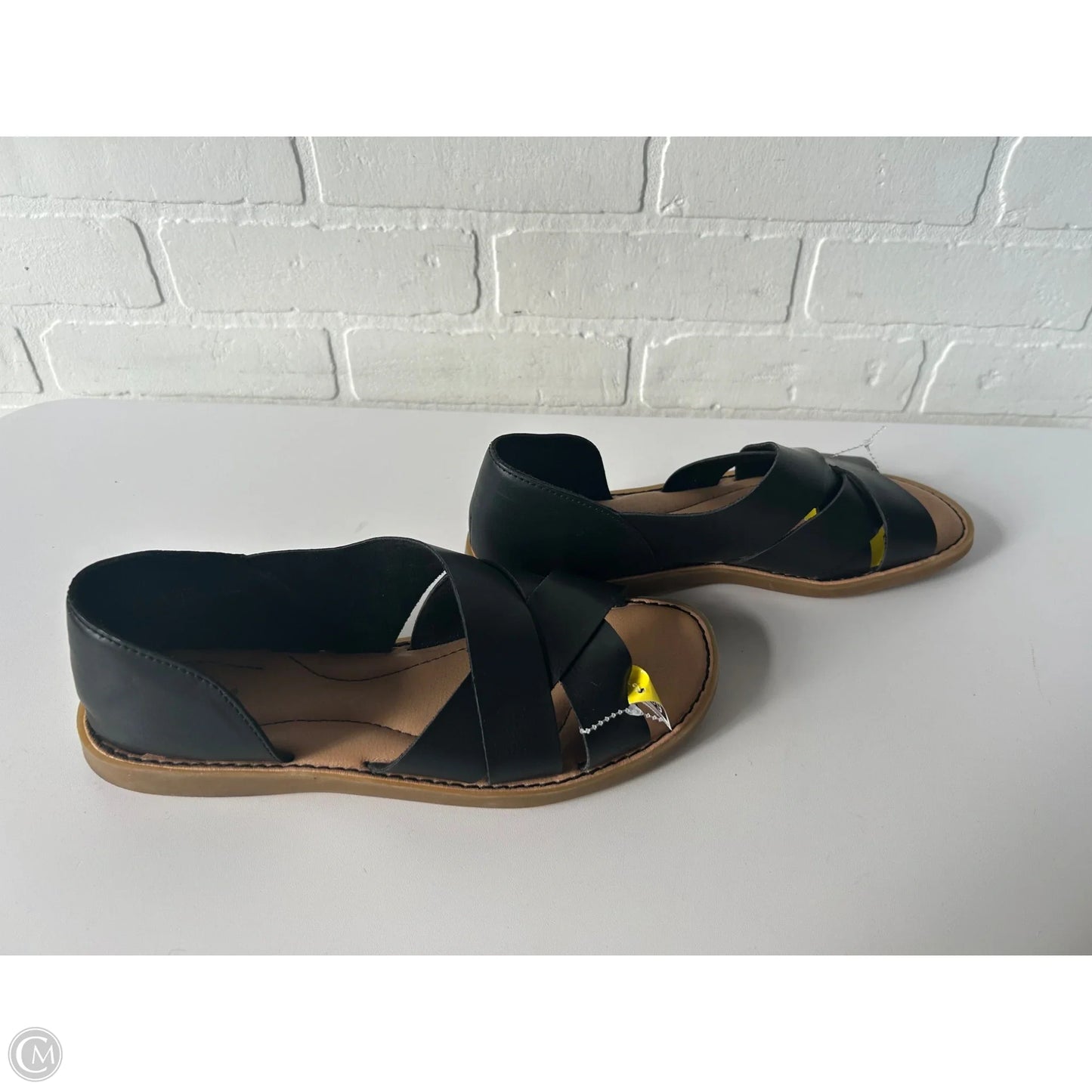 Sandals Flats By Boc In Black & Tan, Size: 9