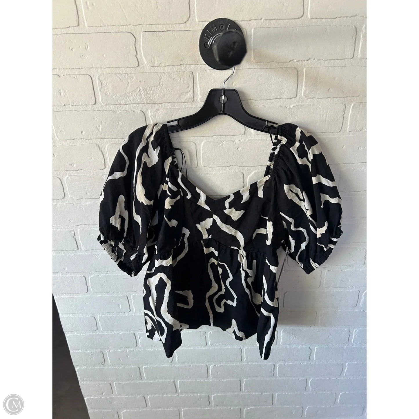 Top Short Sleeve By Nine West In Black & Brown, Size: M