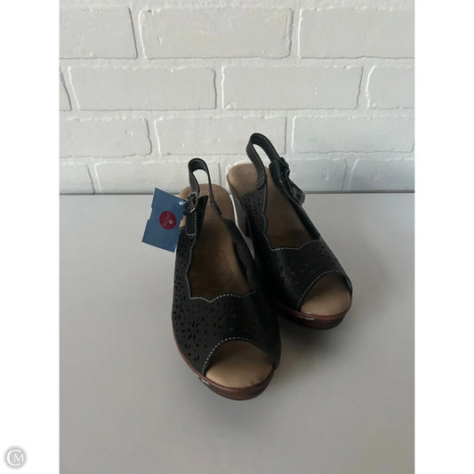 Sandals Heels Block By Clothes Mentor In Black & Brown, Size: 7.5