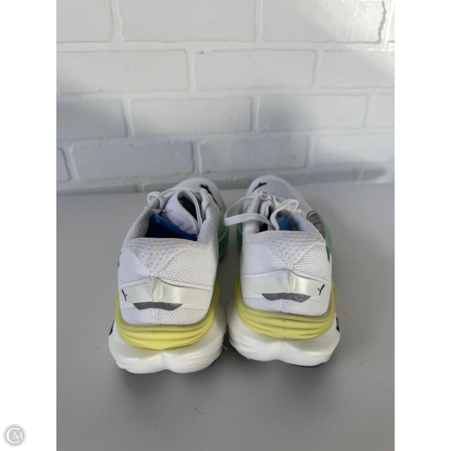Shoes Athletic By Puma In White, Size: 9