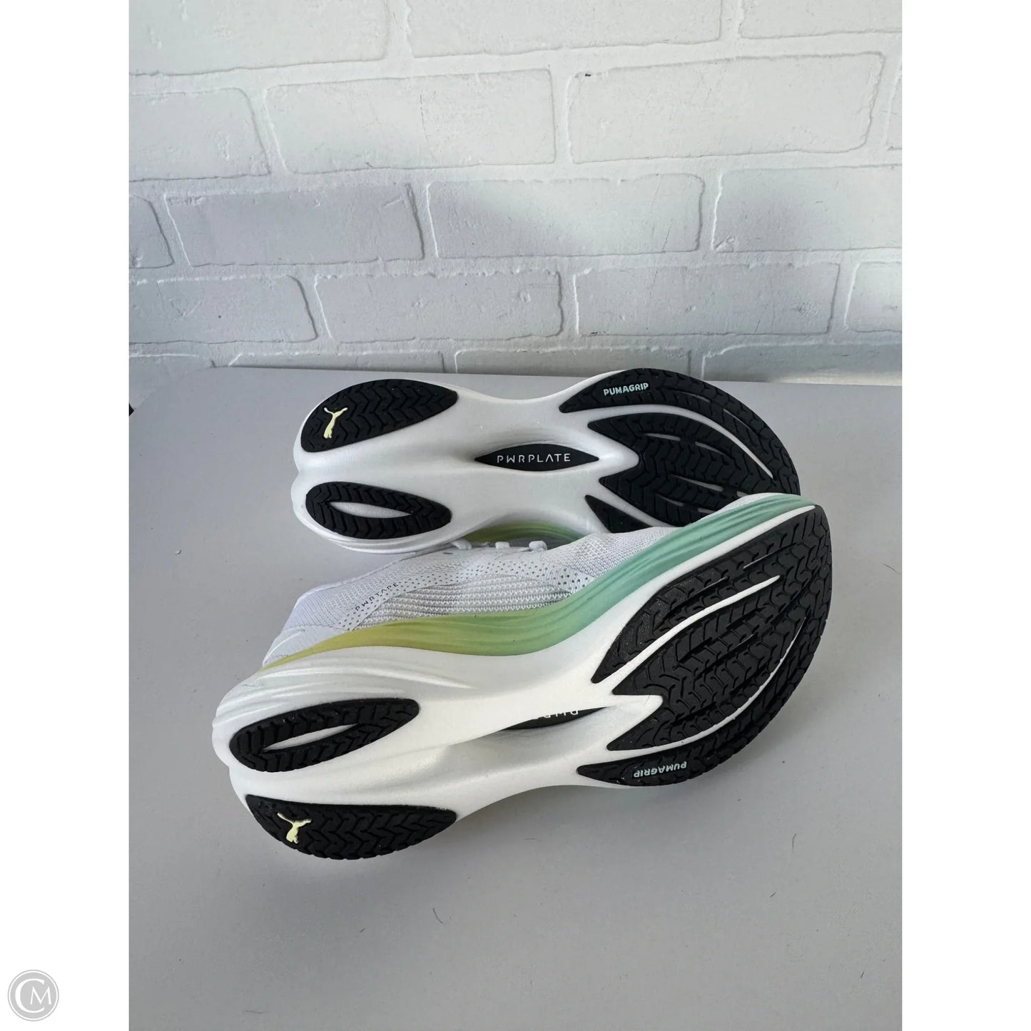 Shoes Athletic By Puma In White, Size: 9