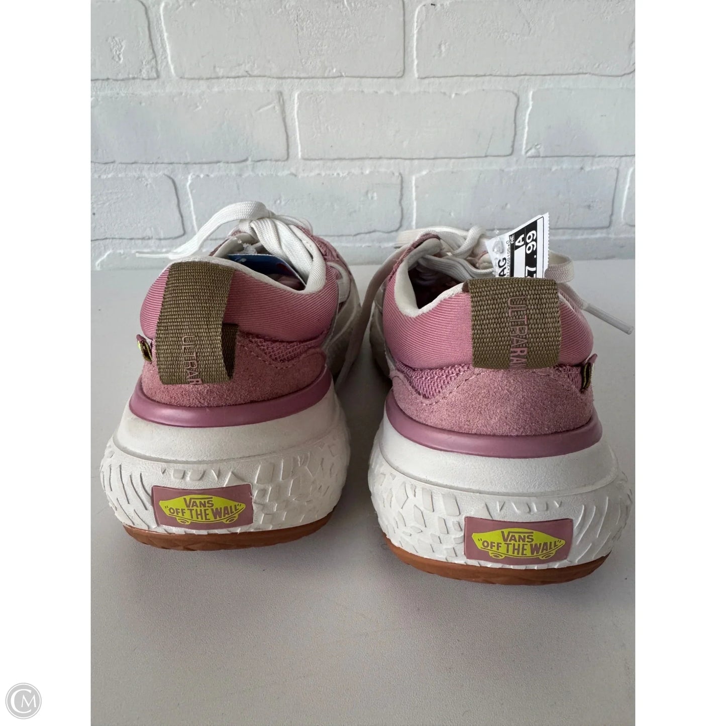 Shoes Sneakers By Vans In Pink & White, Size: 5.5