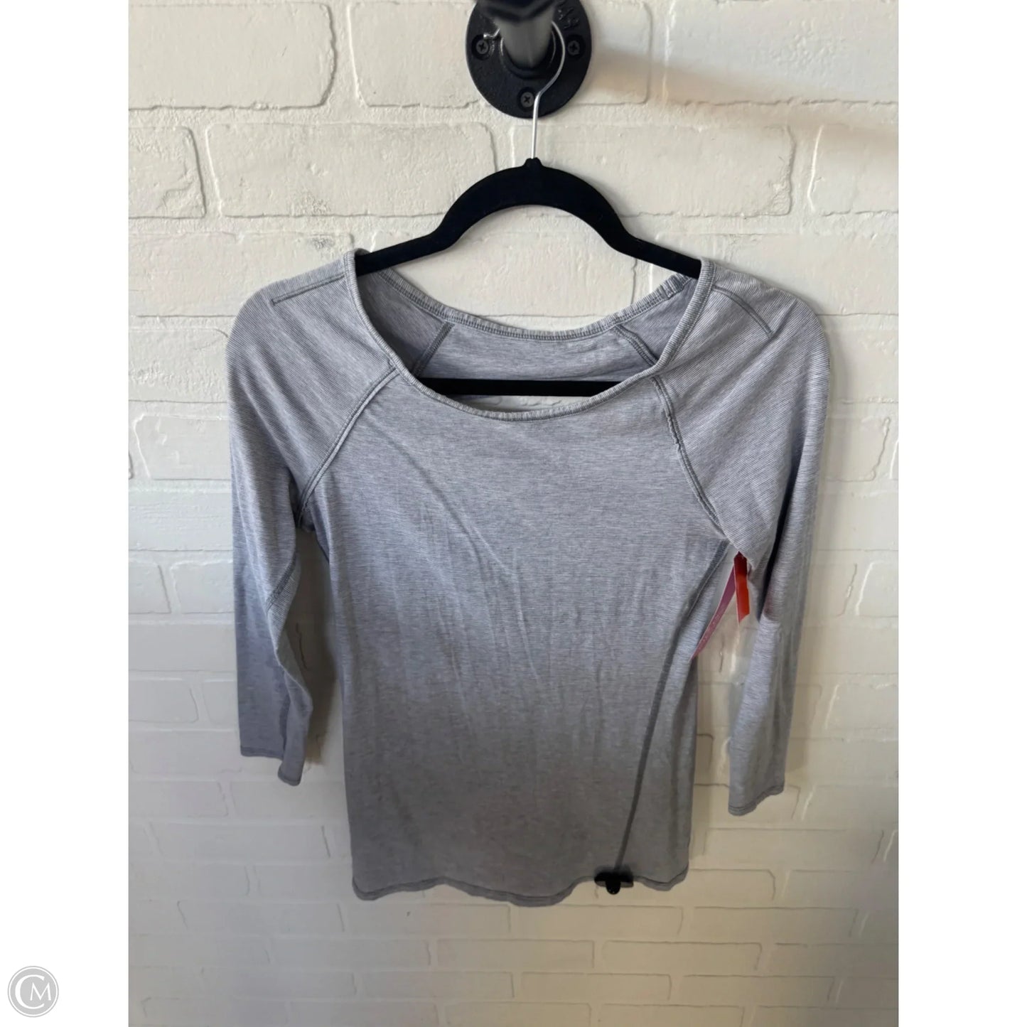 Athletic Top Long Sleeve Crewneck By Lululemon In Grey, Size: S