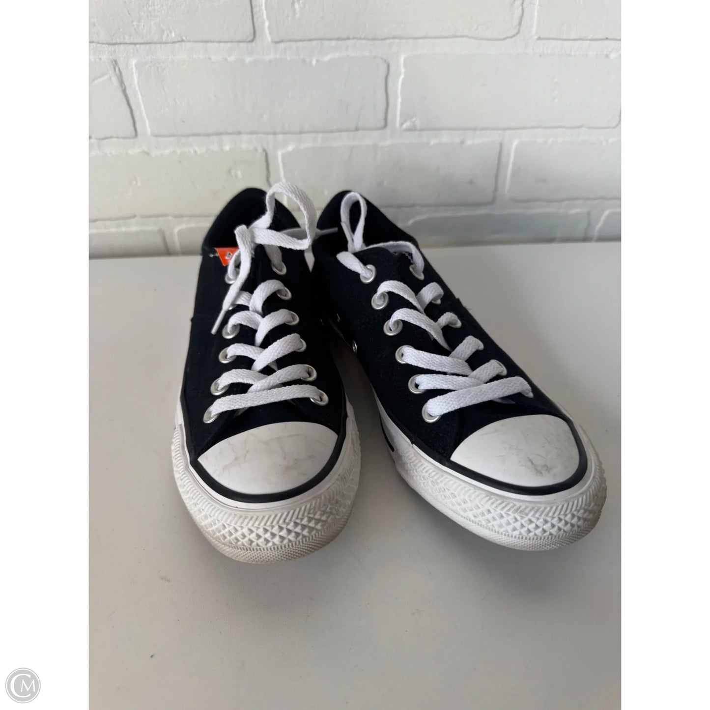 Shoes Sneakers By Converse In Black & White, Size: 7