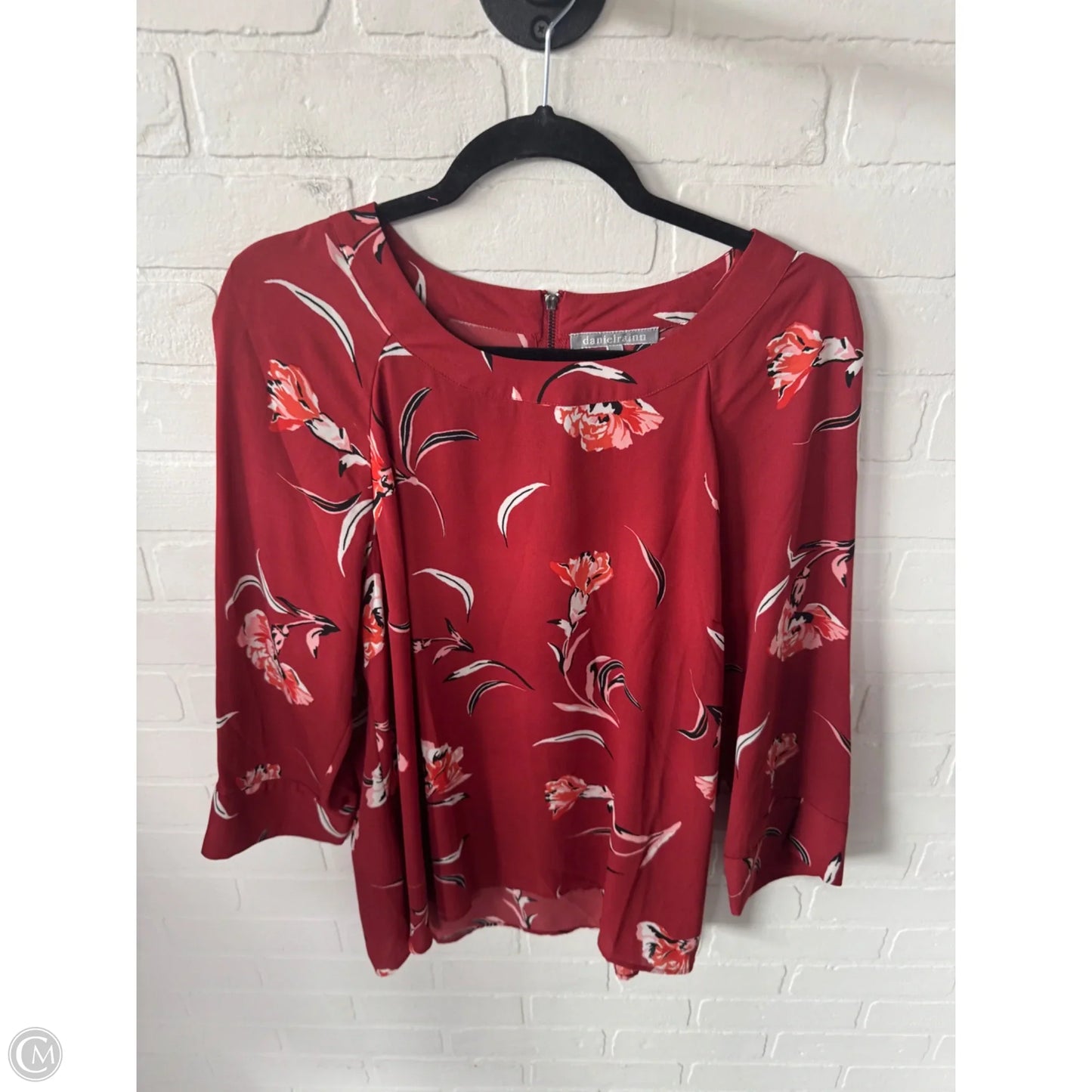 Top 3/4 Sleeve By Daniel Rainn In Red, Size: Xl