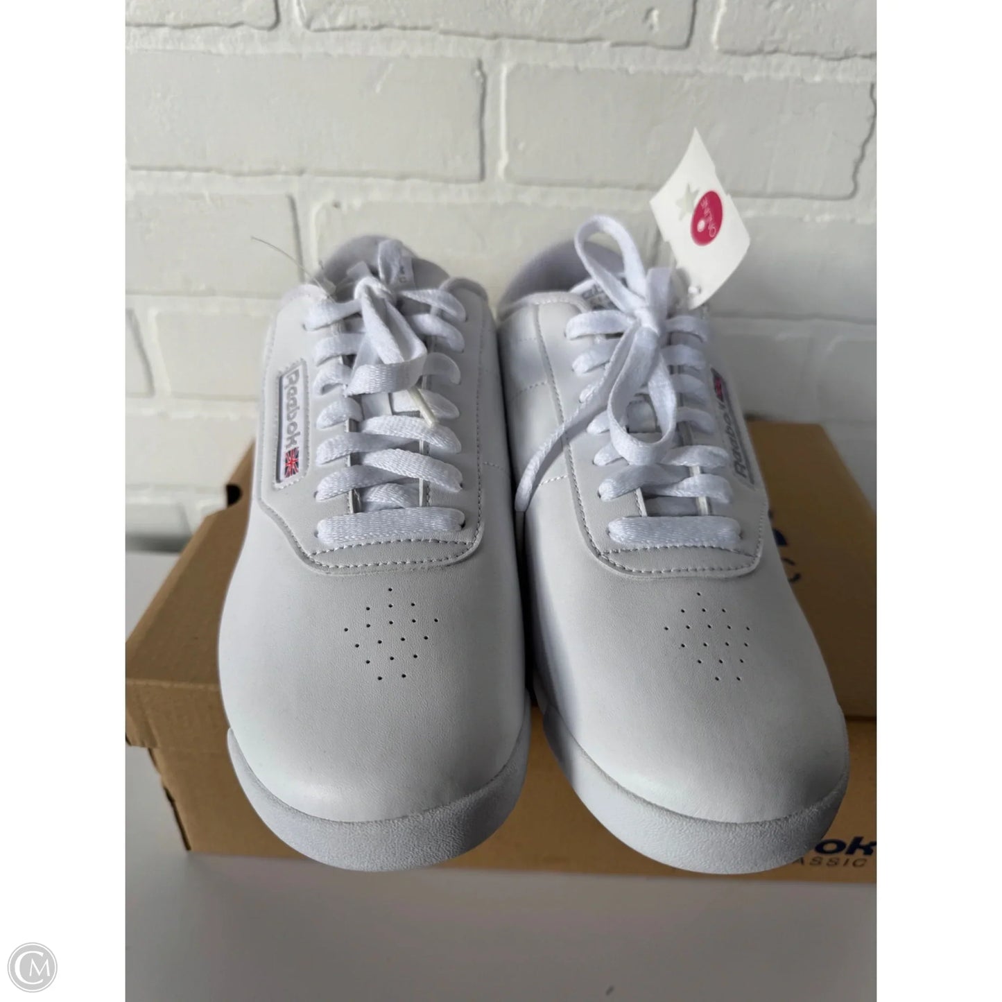 Shoes Sneakers By Reebok In White, Size: 8.5