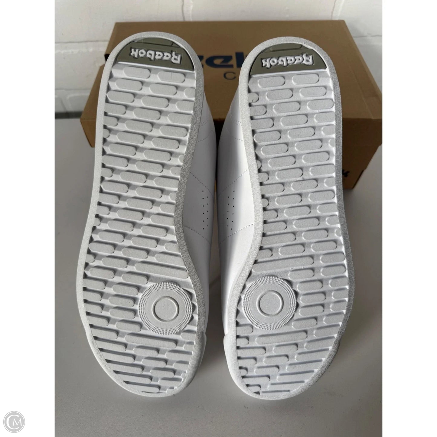 Shoes Sneakers By Reebok In White, Size: 8.5