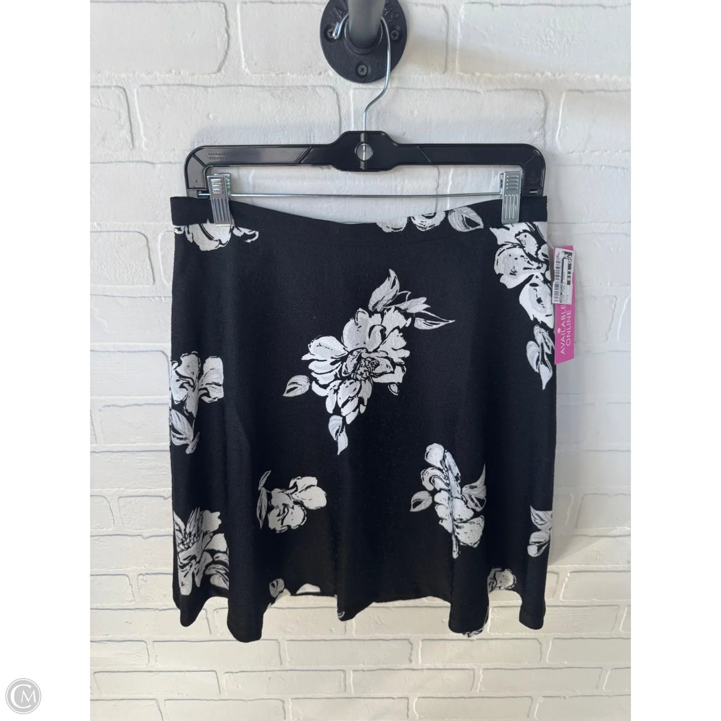 Skirt Mini & Short By Ann Taylor In Black & White, Size: 4