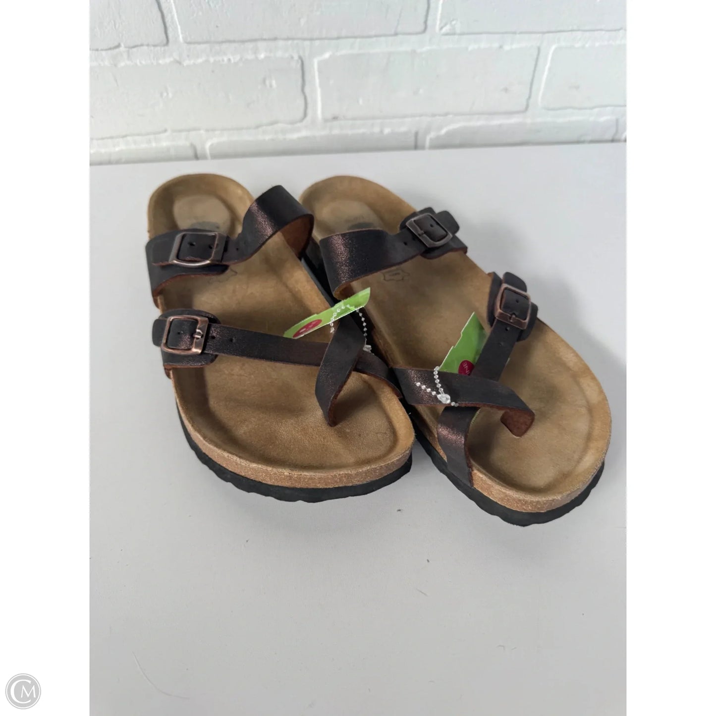 Sandals Flats By Clothes Mentor In Brown, Size: 10.5