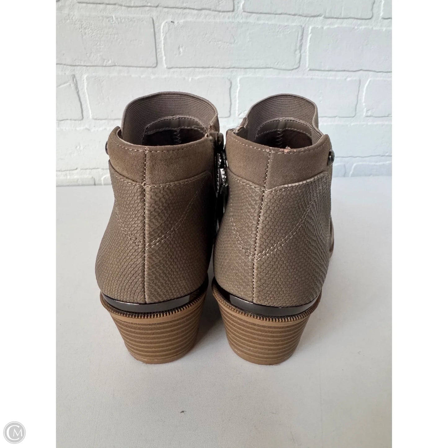Boots Ankle Flats By Simply Vera In Tan, Size: 8.5