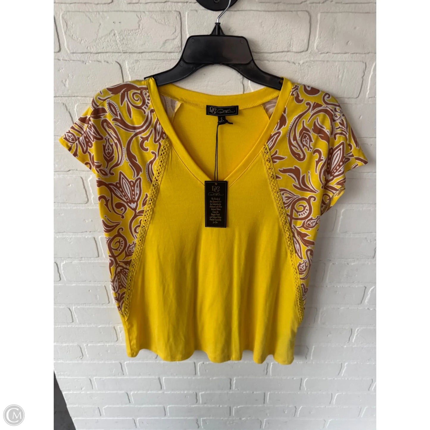 Top Short Sleeve By Diane Gilman In Yellow, Size: S