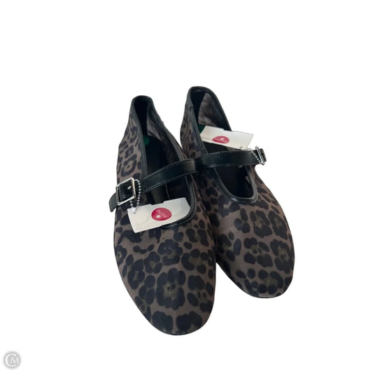 Shoes Flats By Cmc In Animal Print, Size: 8
