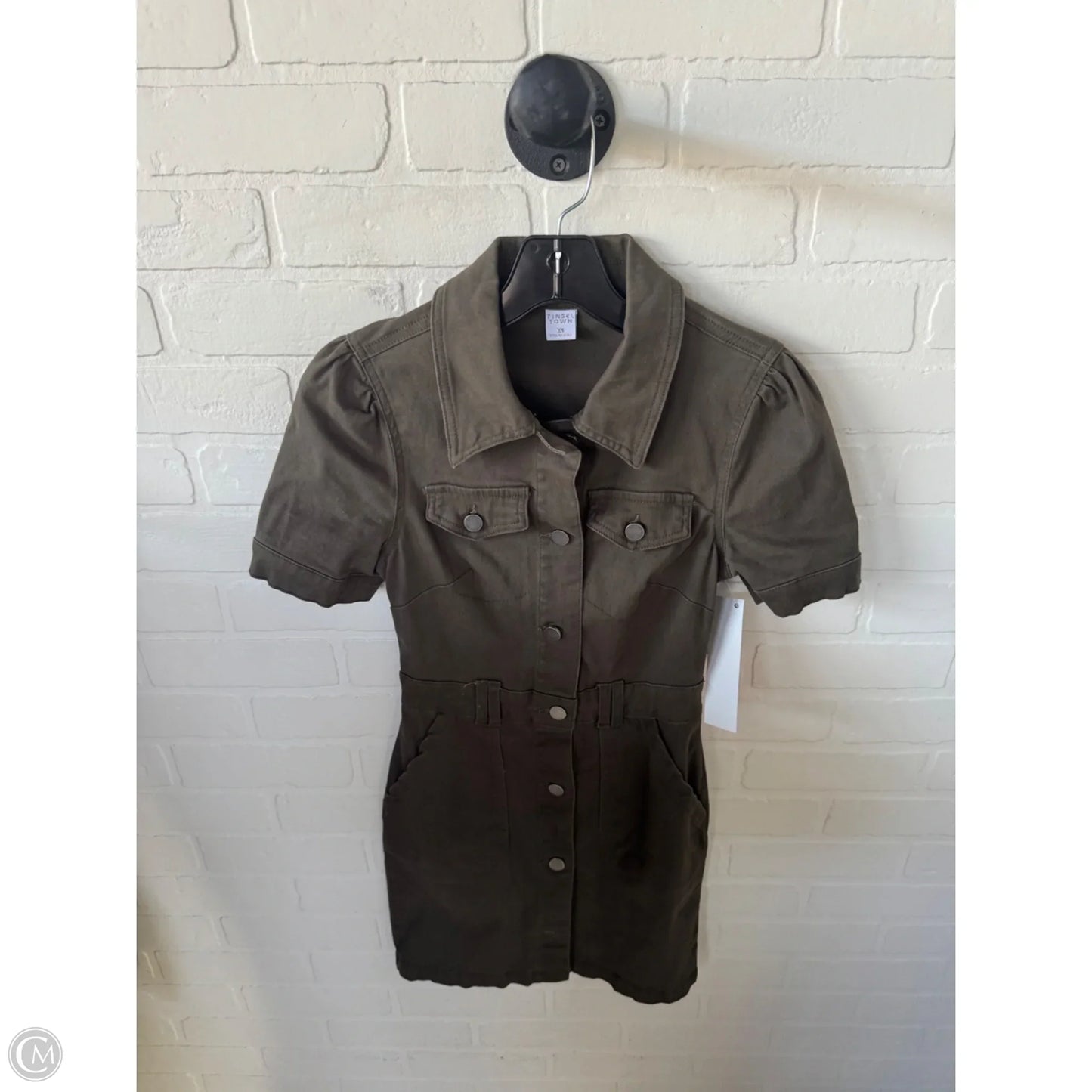 Dress Casual Short By Tinseltown In Green, Size: Xs