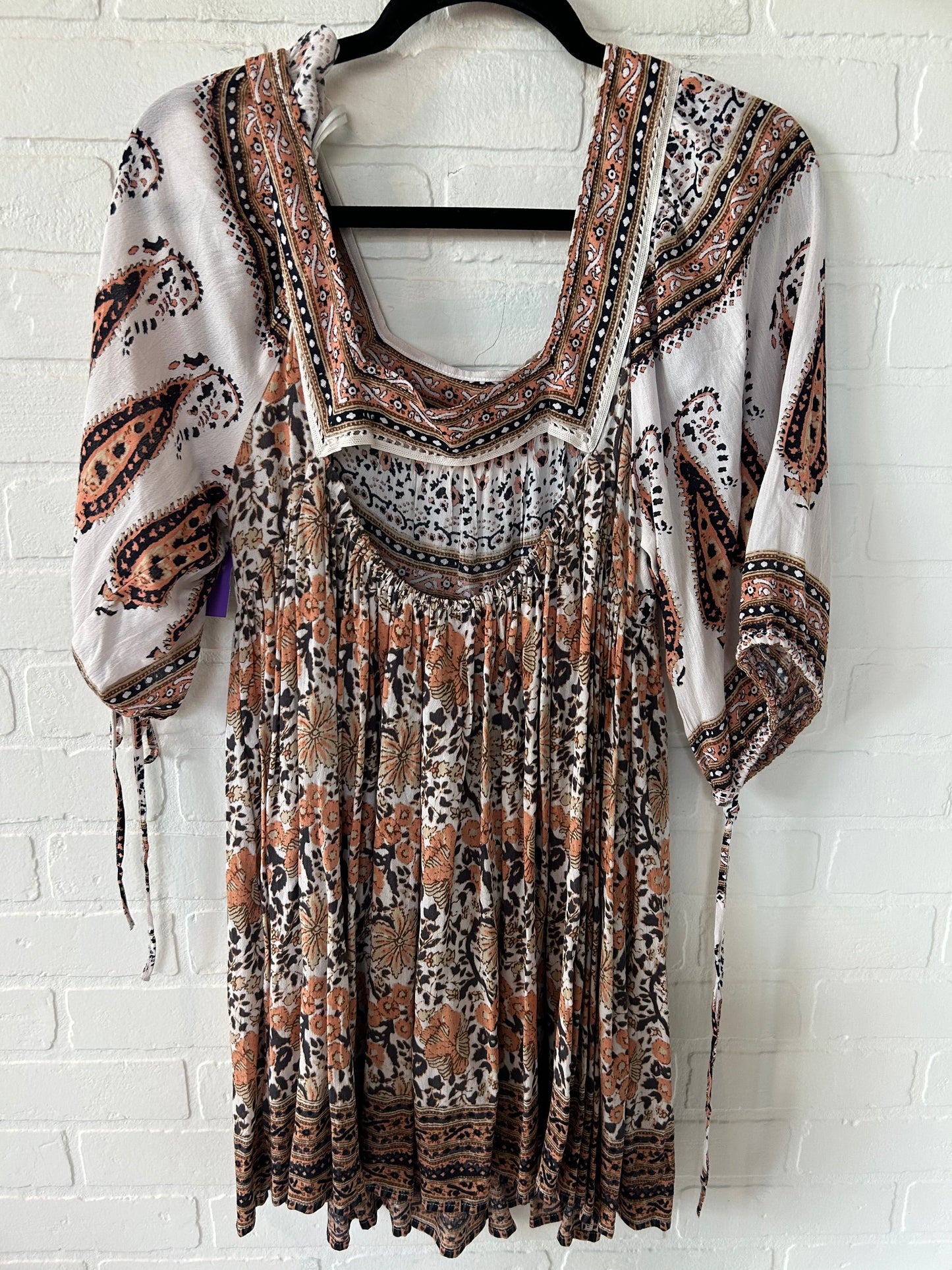 Dress Casual Short By Free People  Size: S