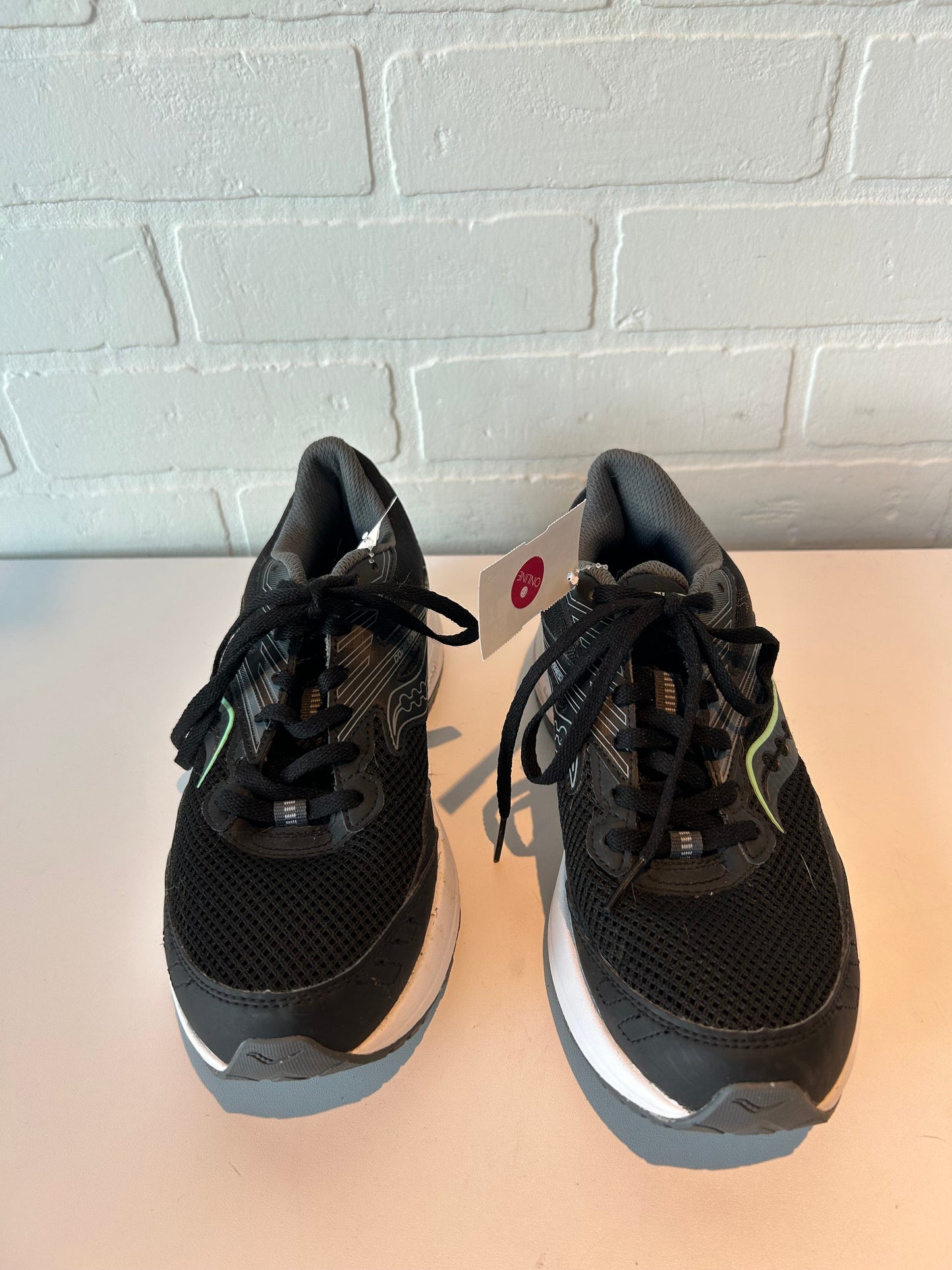 Shoes Athletic By Saucony In Black, Size: 8