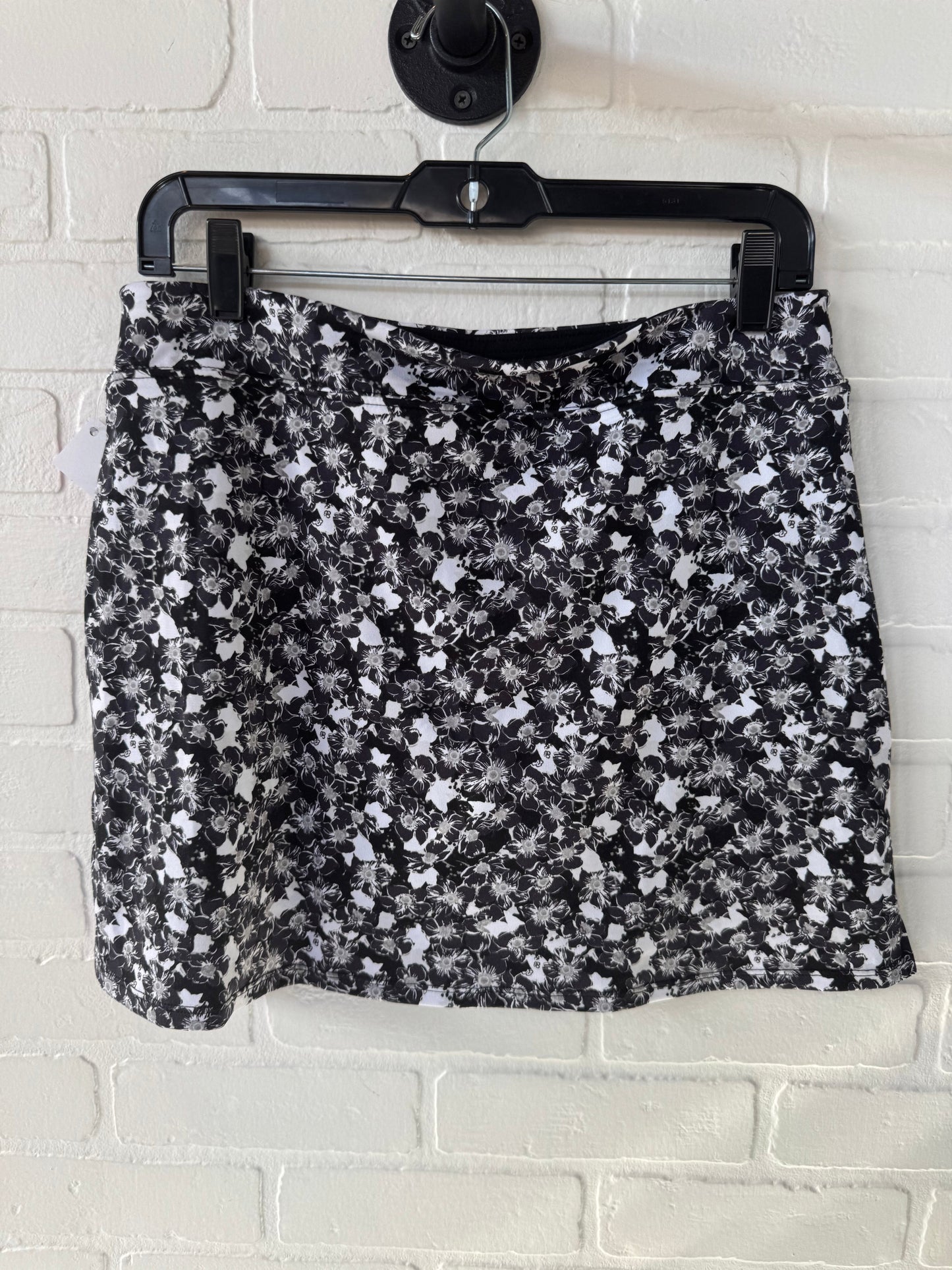 Athletic Skort By Tranquility In Black & White, Size: 8