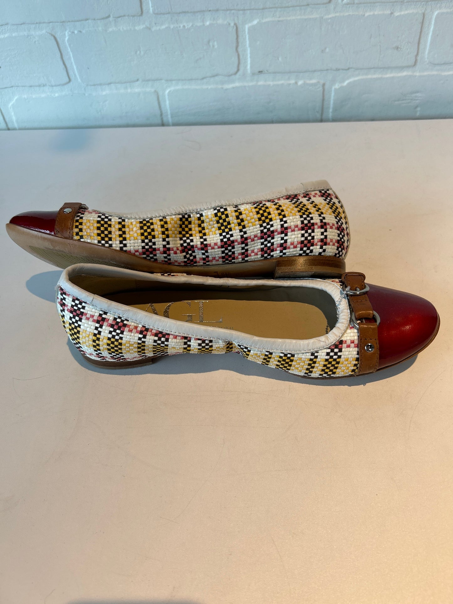 Shoes Flats By Agl In Red & Yellow, Size: 7.5