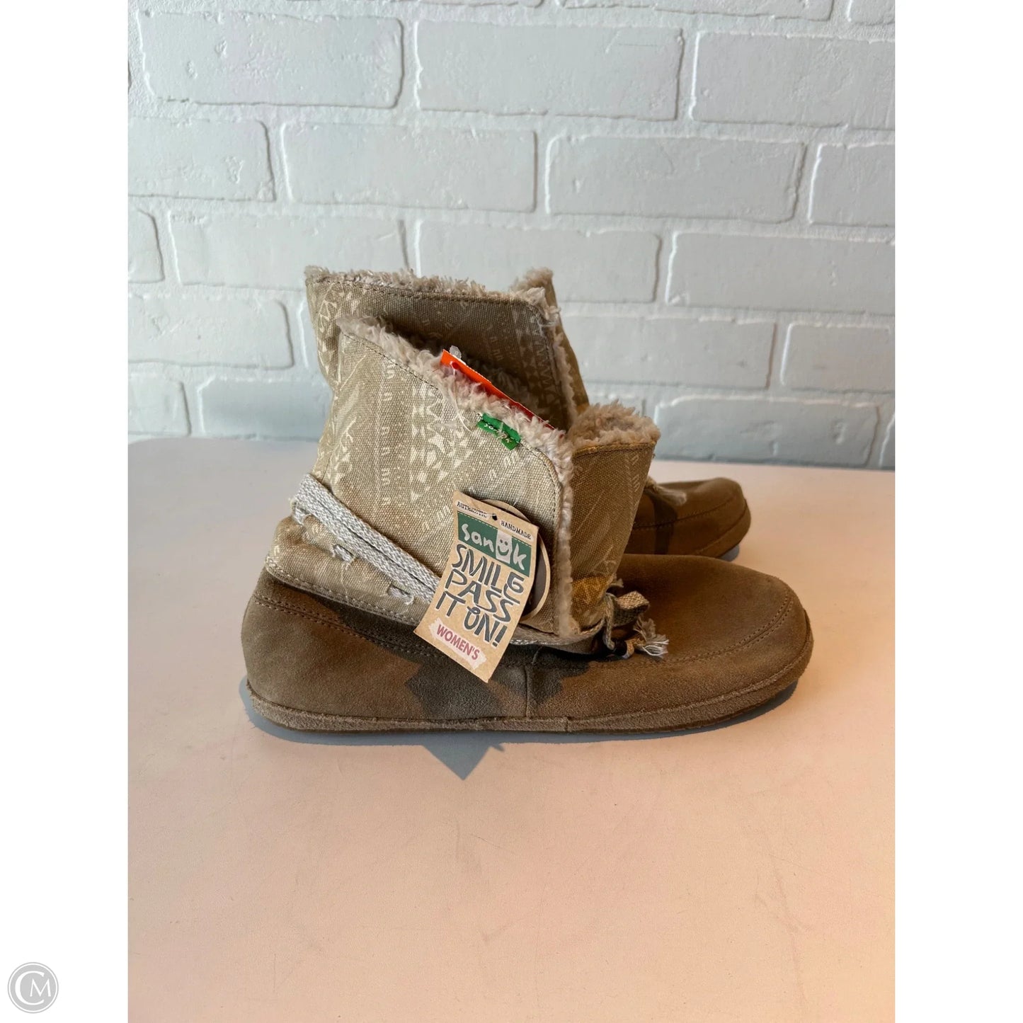 Shoes Flats By Sanuk In Brown, Size: 10