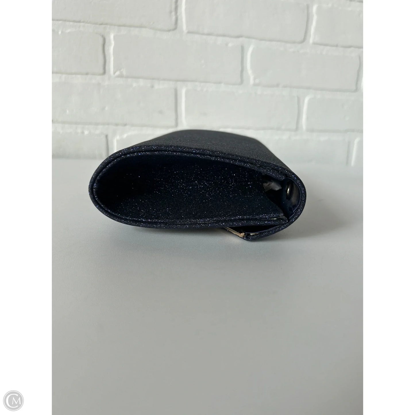 Clutch By Cmc, Size: Medium