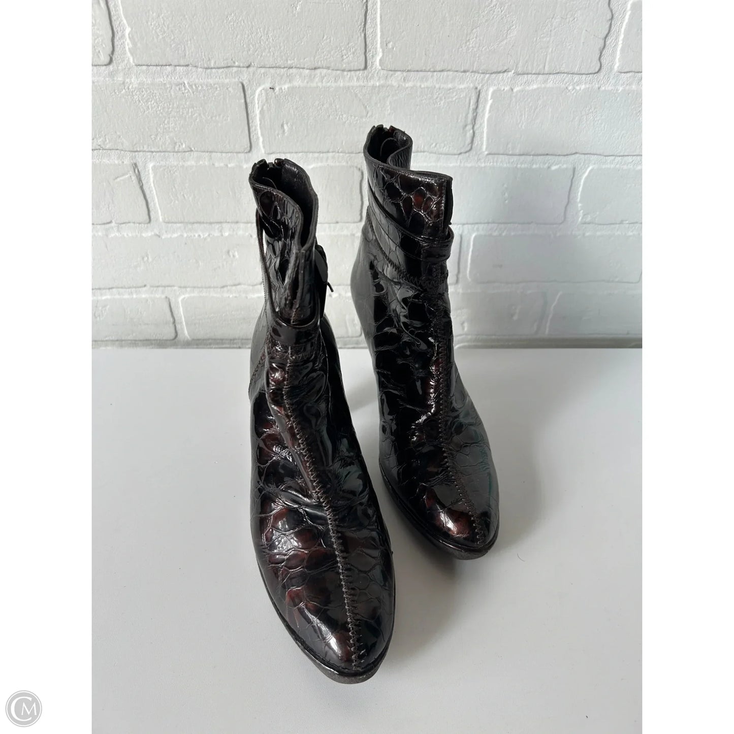 Boots Designer By Stuart Weitzman In Brown, Size: 9