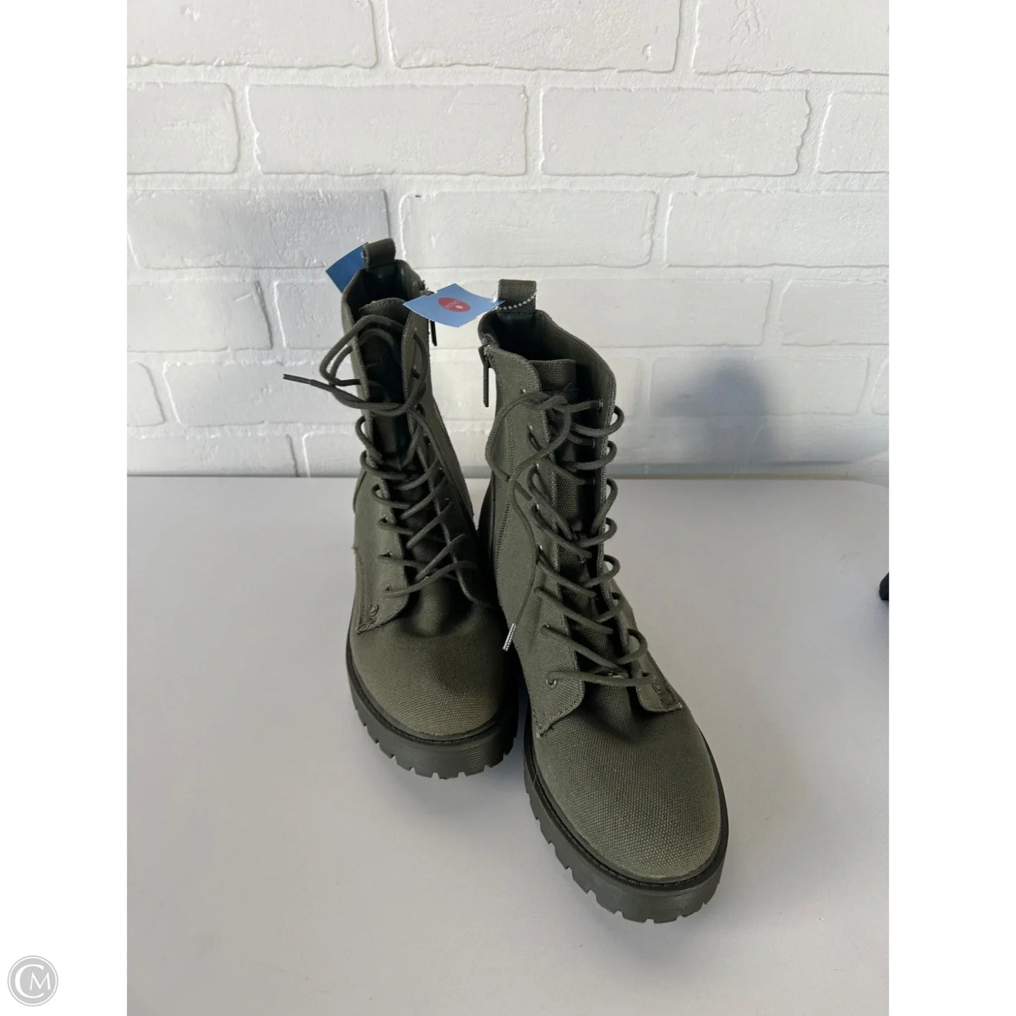 Boots Ankle Flats By Guess In Green, Size: 10