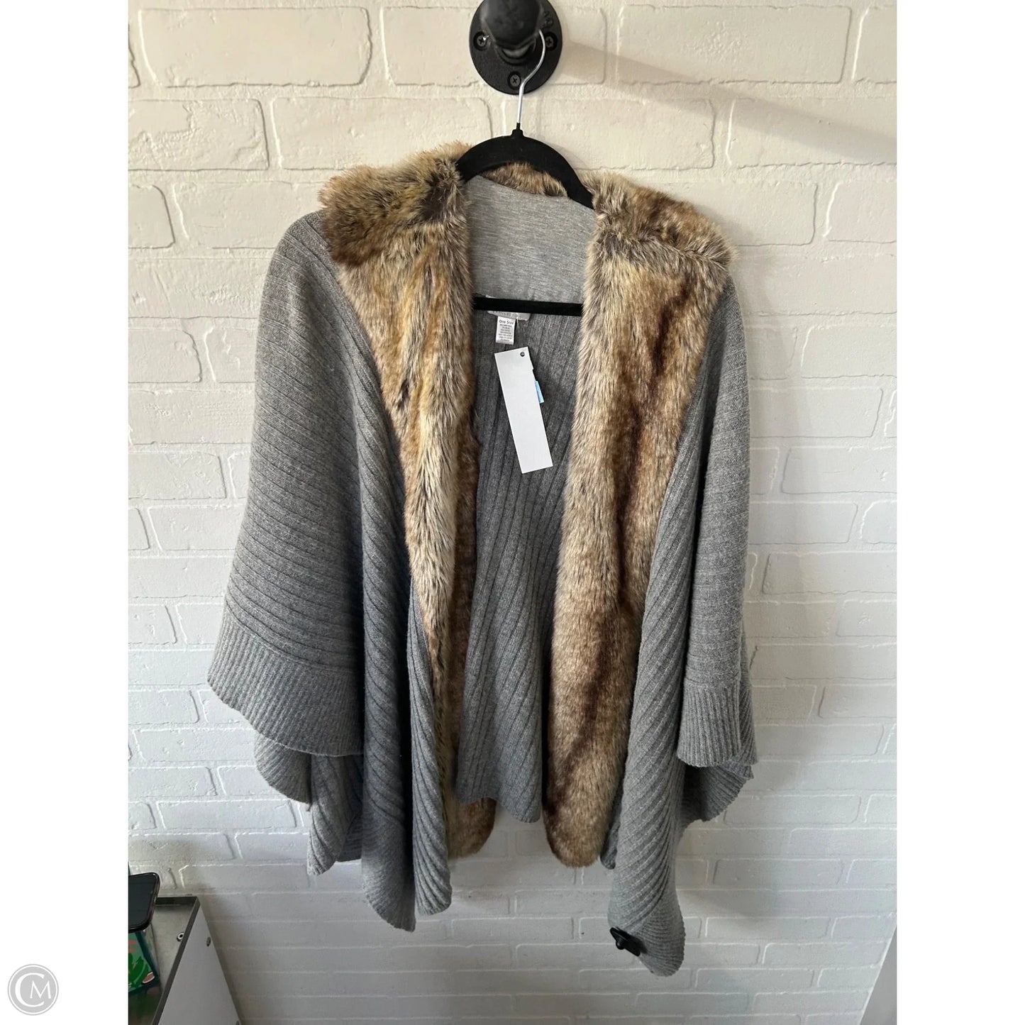 Shawl By Nordstrom In Grey, Size: Osfm