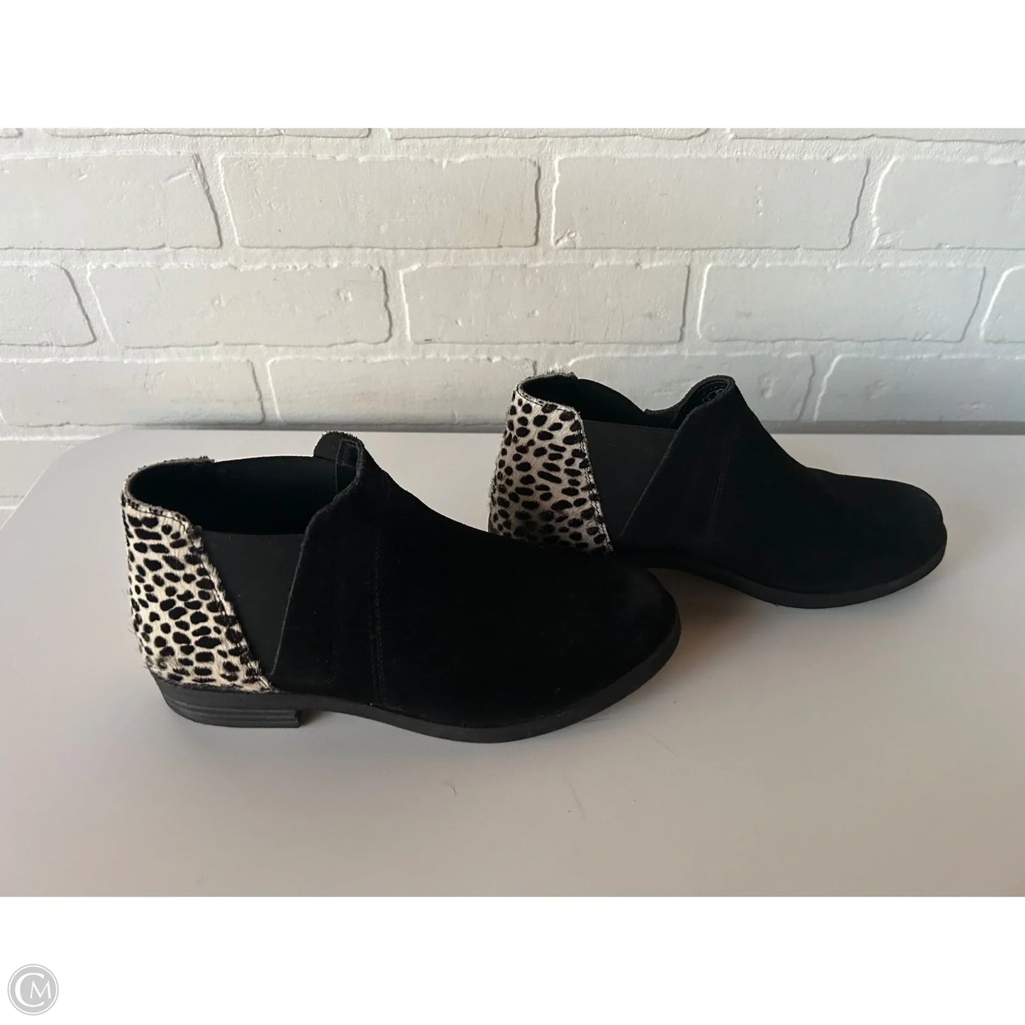 Boots Ankle Flats By Clarks In Black & Cream, Size: 7.5