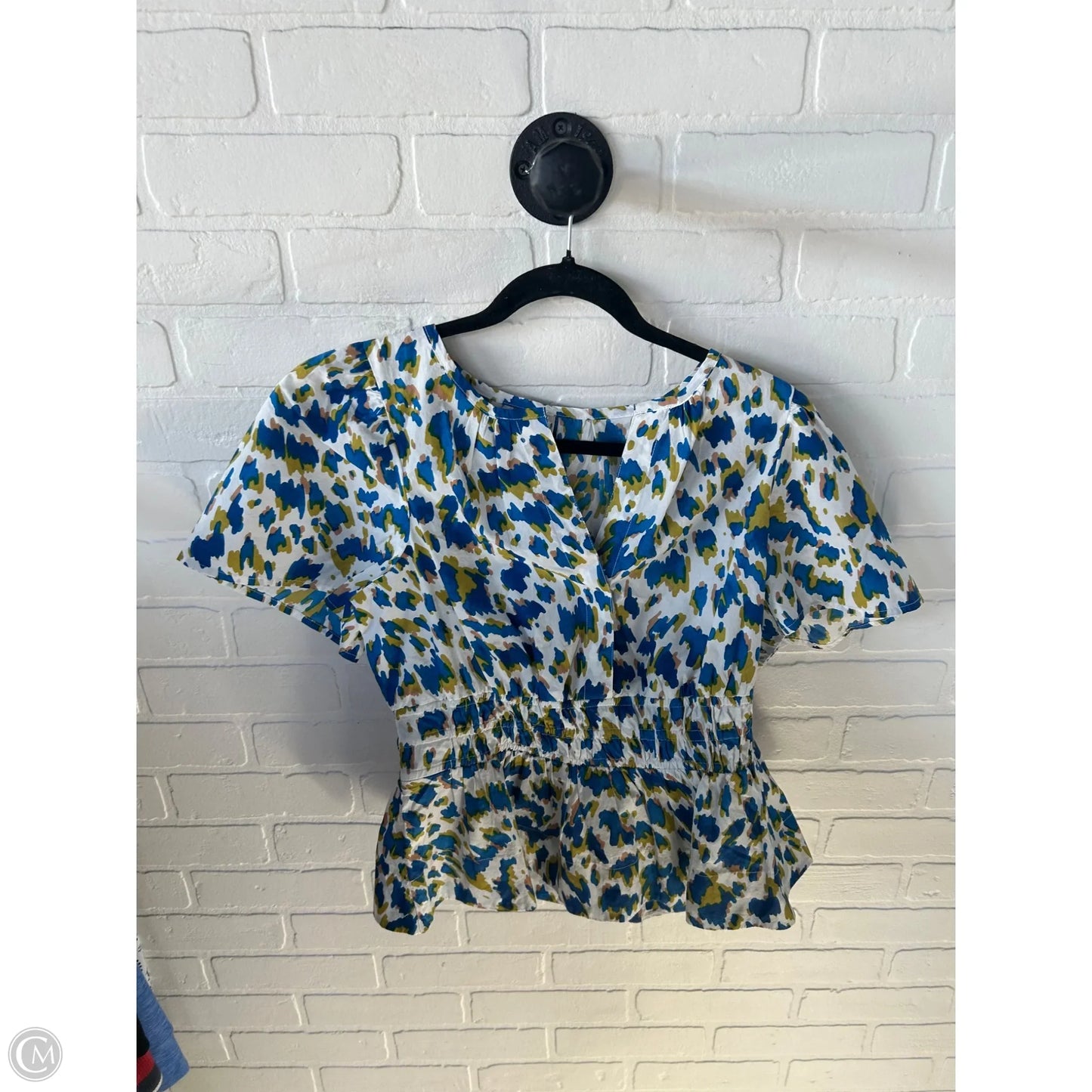Top Short Sleeve By Anthropologie In Blue & White, Size: M