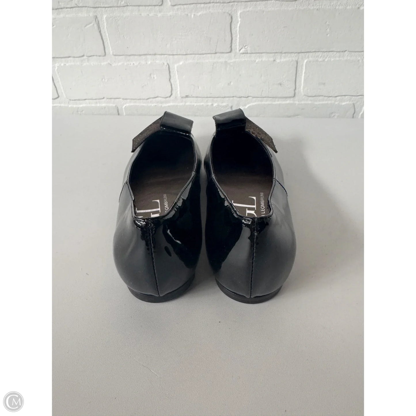 Shoes Flats By Agl In Black, Size: 6