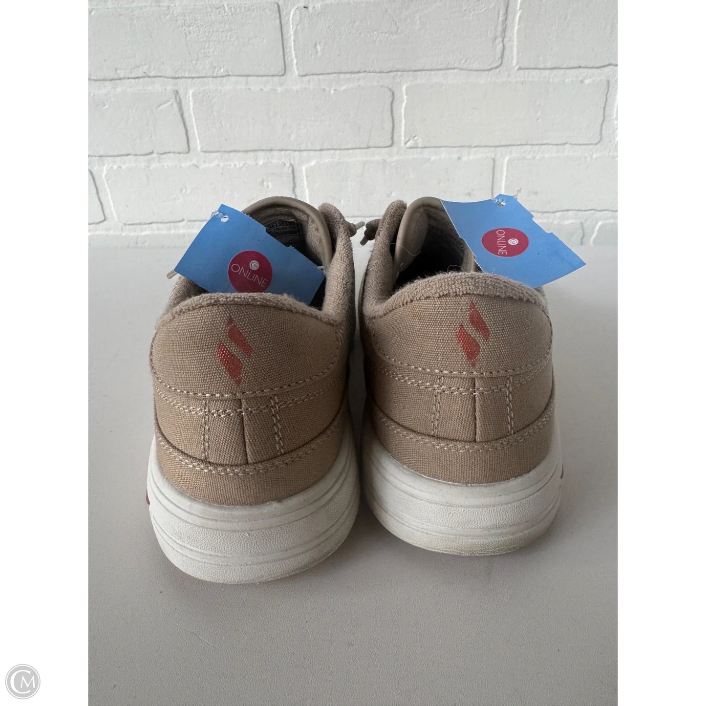 Shoes Sneakers By Skechers In Tan, Size: 8