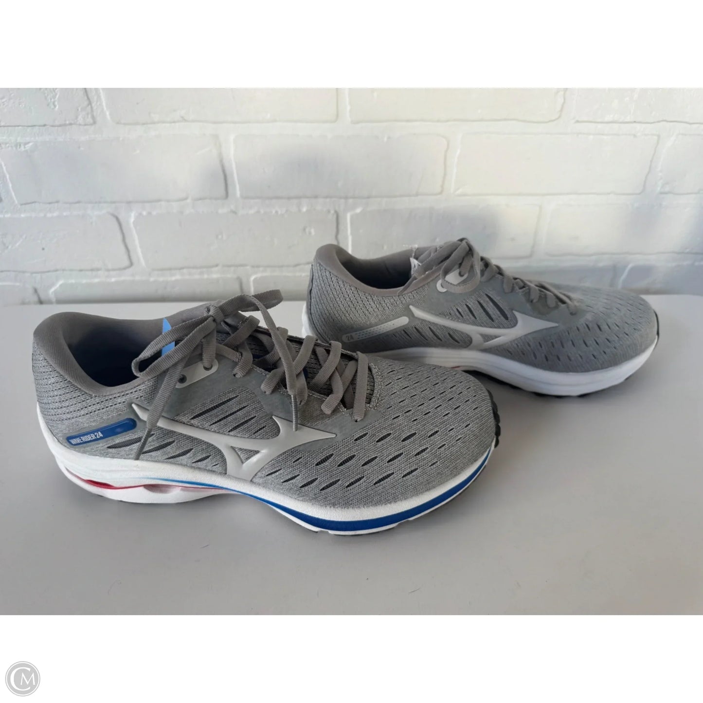 Shoes Athletic By Mizuno In Grey, Size: 7.5