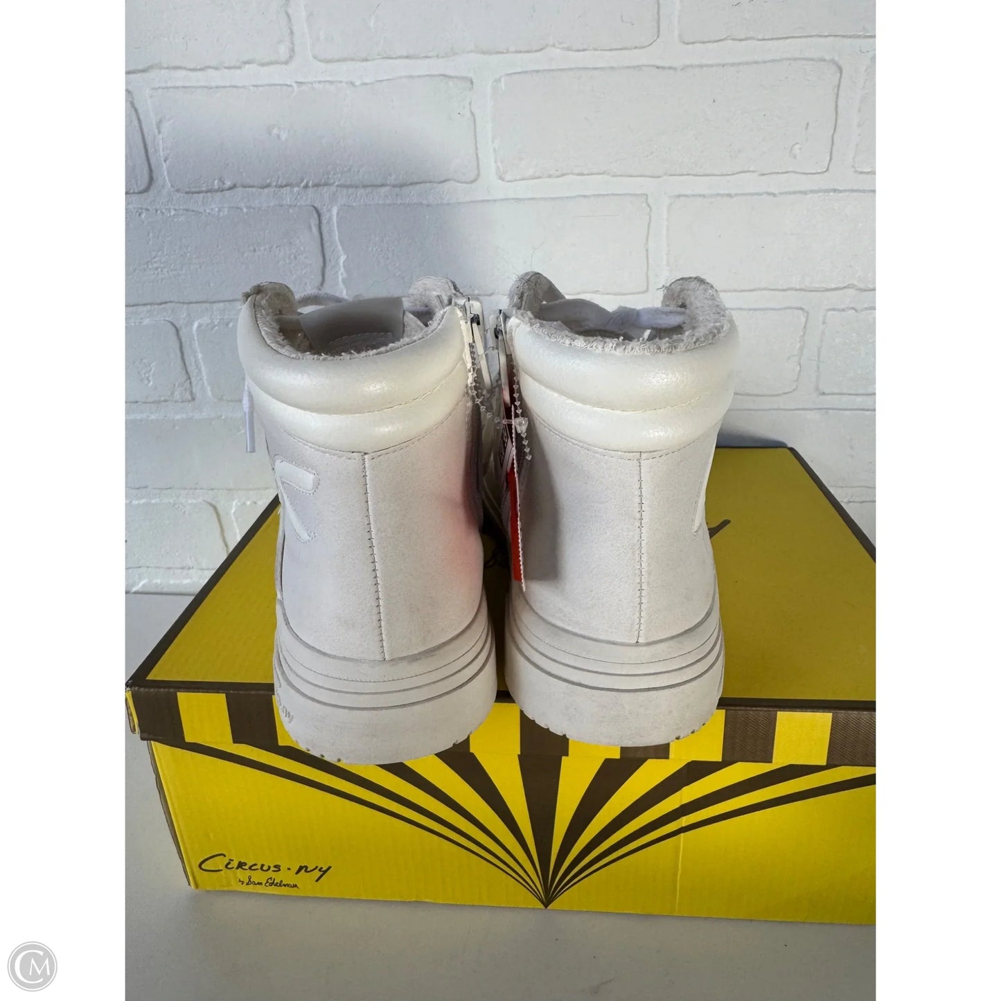 Shoes Sneakers By Sam Edelman In White, Size: 8