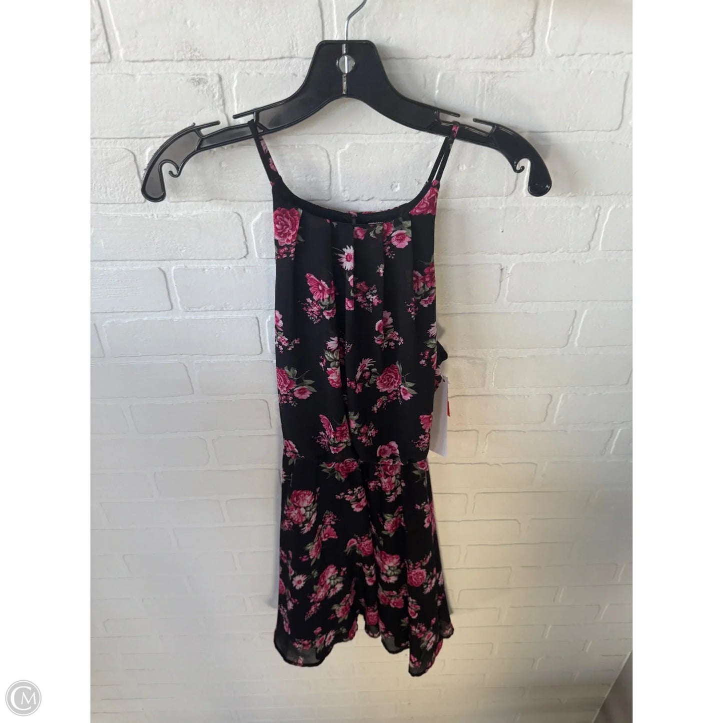 Dress Casual Short By Miami In Black & Pink, Size: M