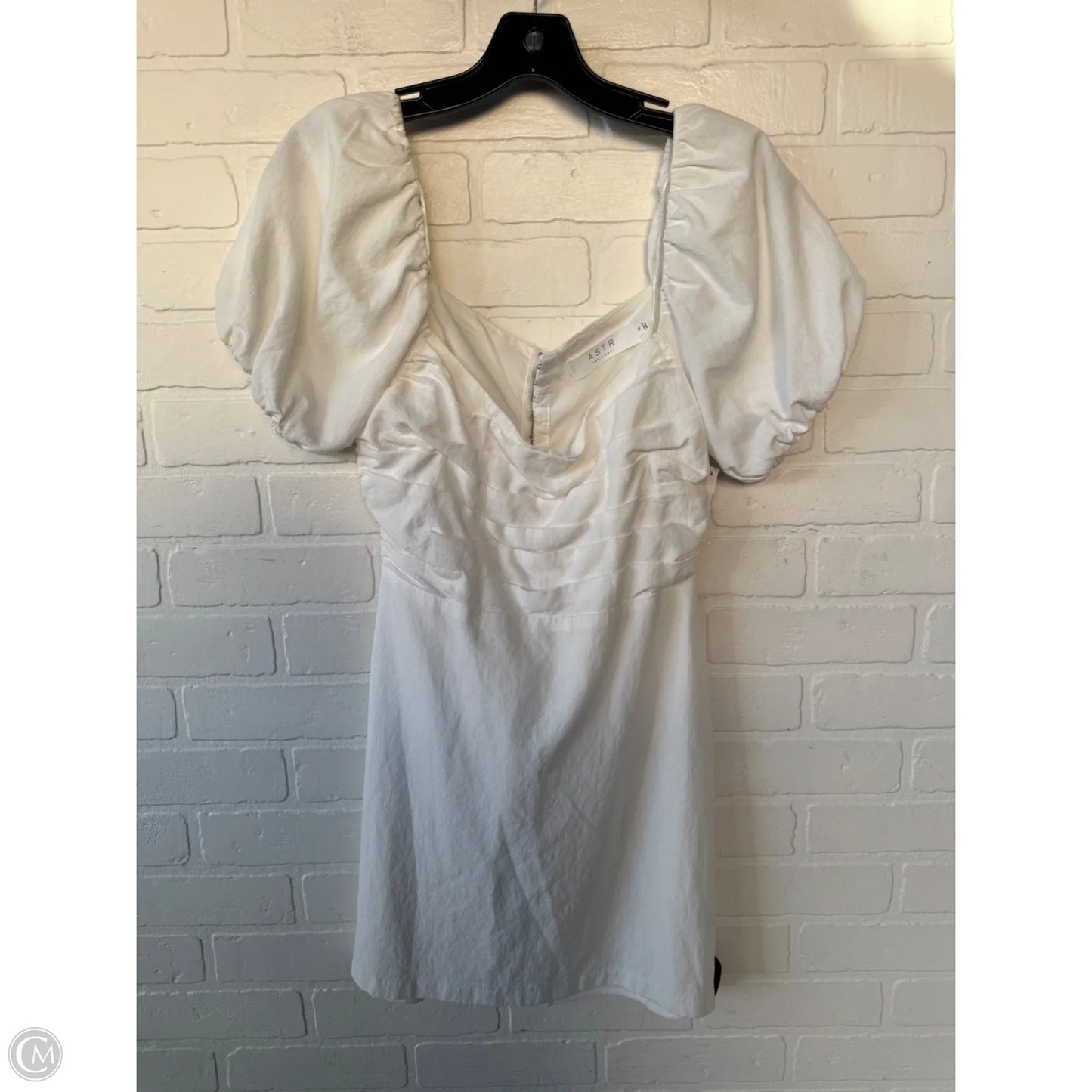 Dress Casual Short By Astr The Label In White, Size: M