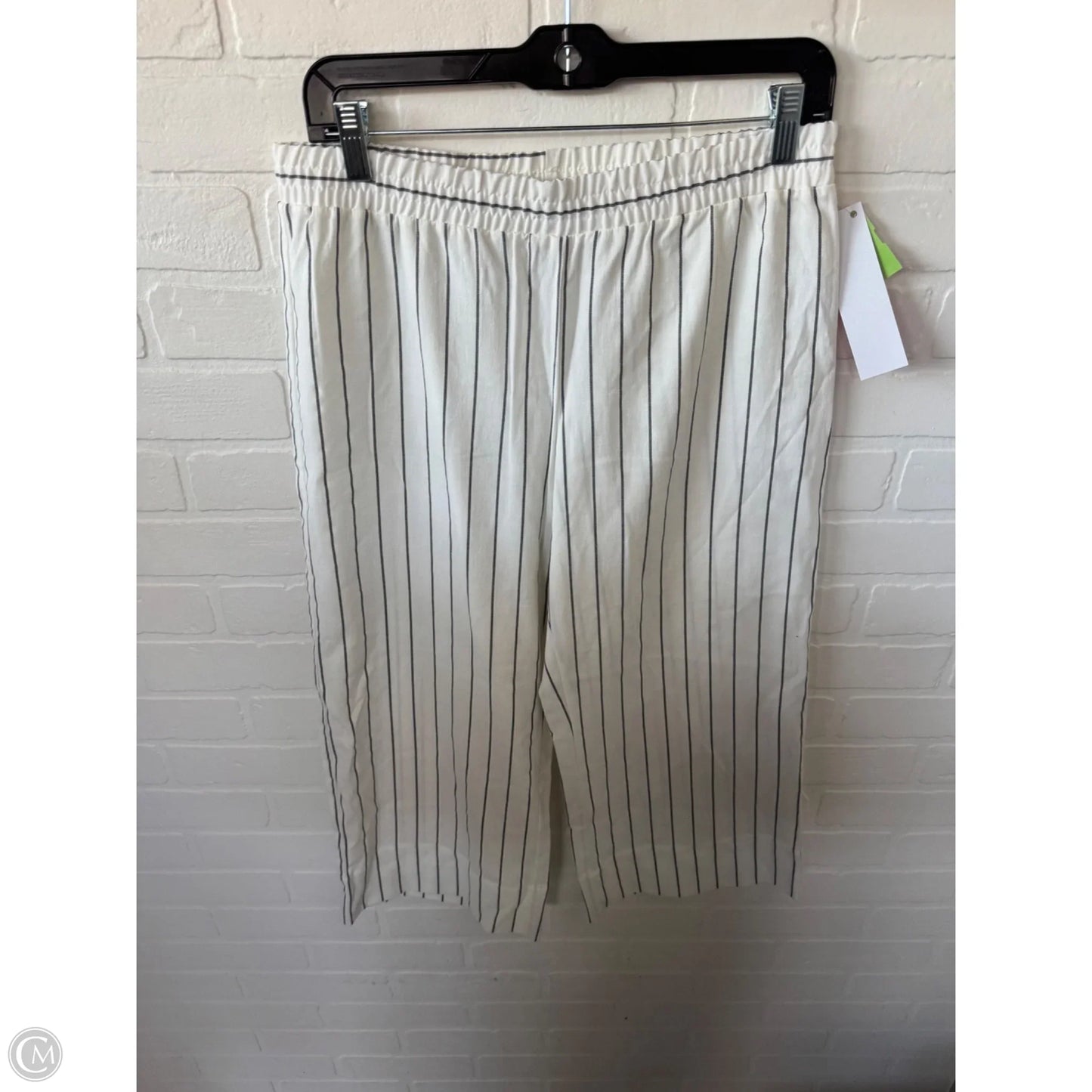 Pants Cropped By Clothes Mentor In Black & White, Size: 8