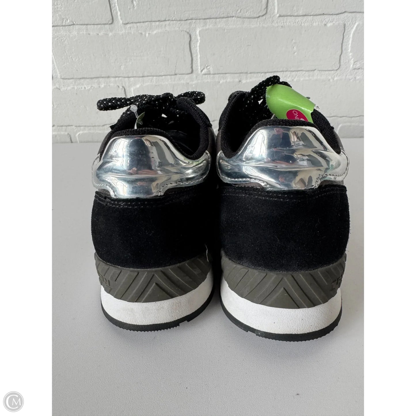 Shoes Sneakers By Tretorn In Black, Size: 7.5