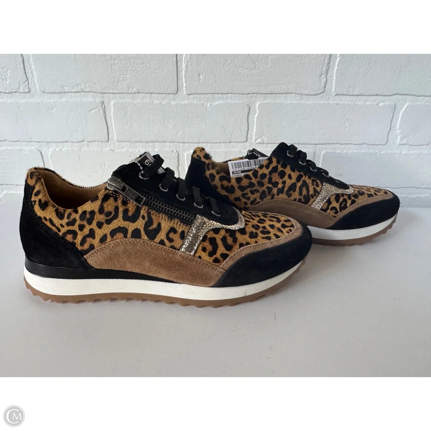Shoes Sneakers By Myra In Black & Tan, Size: 8