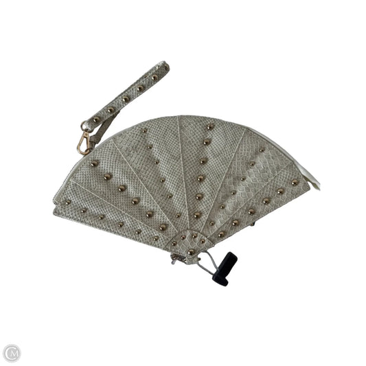 Clutch By Clothes Mentor, Size: Medium