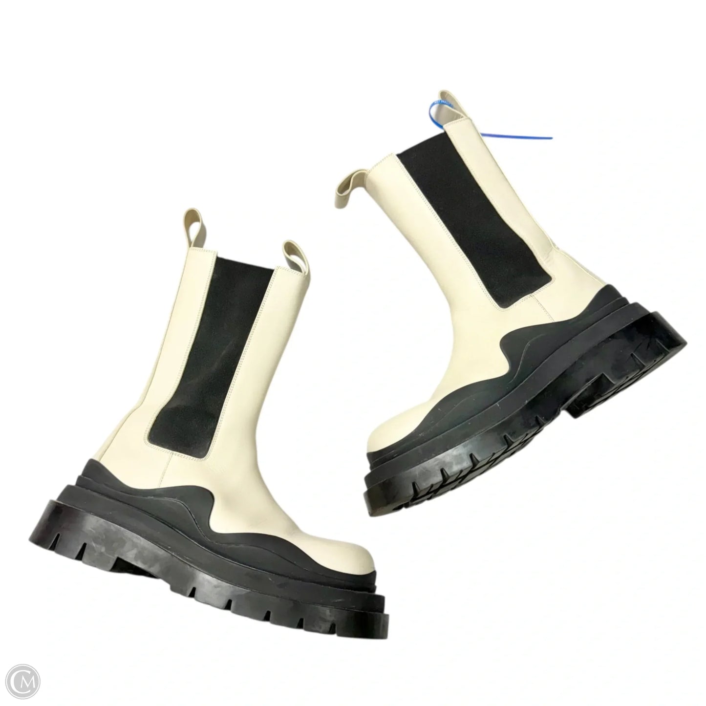 Boots Luxury Designer By Bottega Veneta In Black & White, Size: 7.5