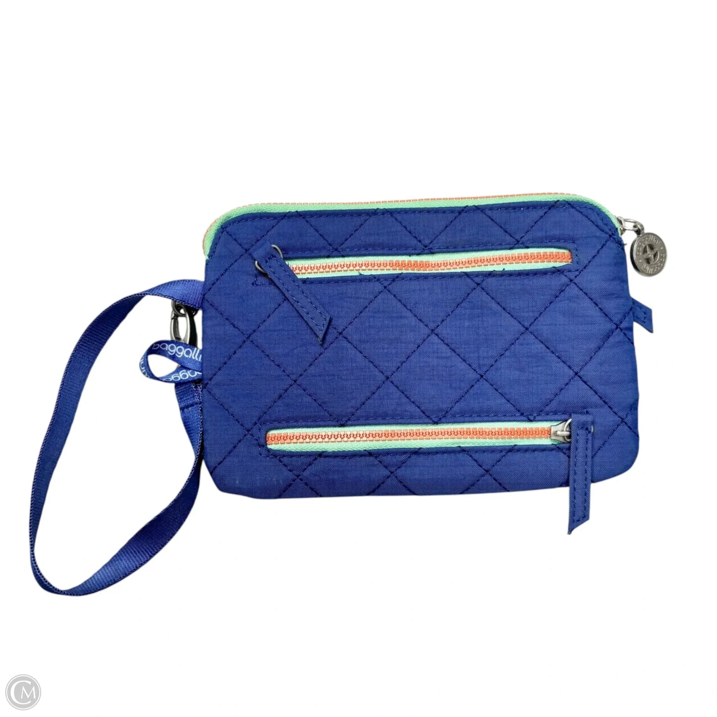 Wristlet By Baggallini, Size: Medium