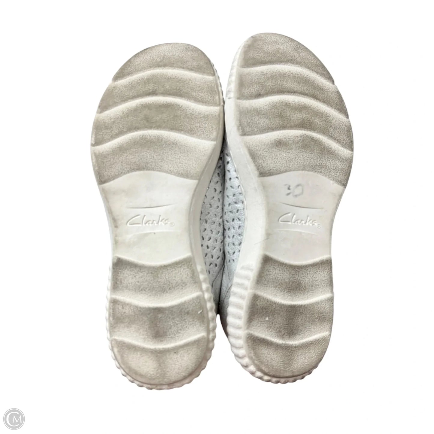 Shoes Sneakers By Clarks In Silver, Size: 9