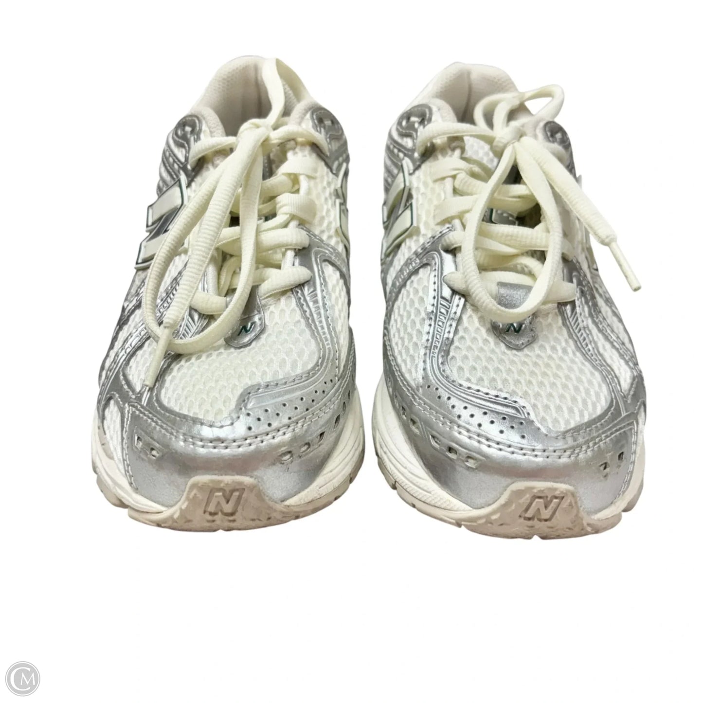 Shoes Sneakers By New Balance In Grey & White, Size: 7.5