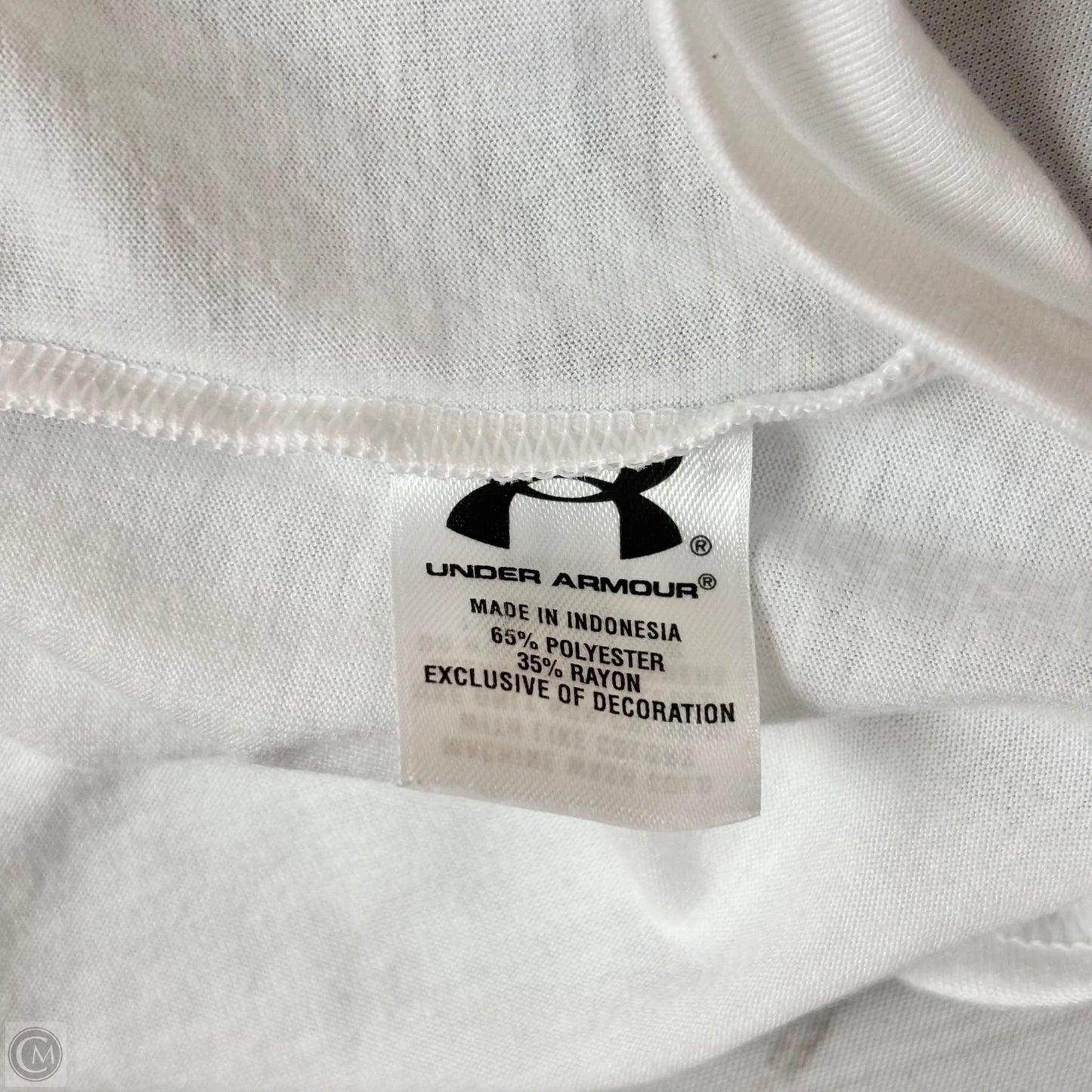 Athletic Top Long Sleeve Crewneck By Under Armour In White, Size: M