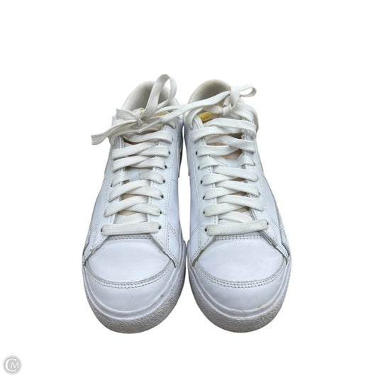 Shoes Sneakers By Nike In White, Size: 5