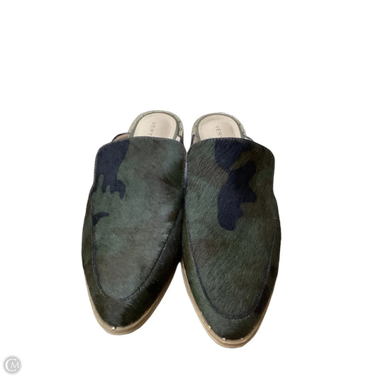 Shoes Flats By Very Volatile In Camouflage Print, Size: 7