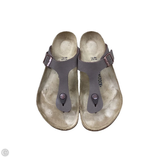 Sandals Flats By Birkenstock In Brown, Size: 10.5
